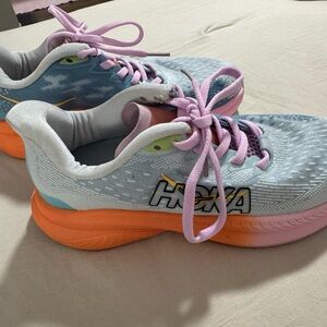 Hoka Mach 6